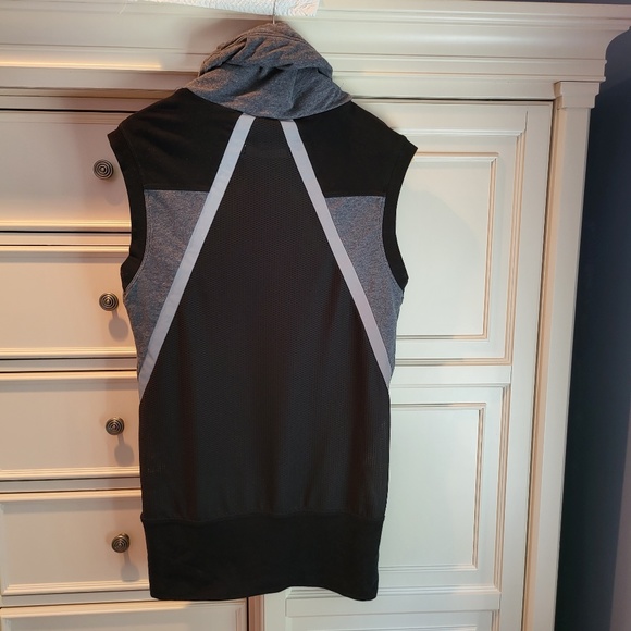 Blanc Noir Charcoal Heather and Black Lock Funnel Neck Sleeveless Hoodie Size S - Picture 2 of 8